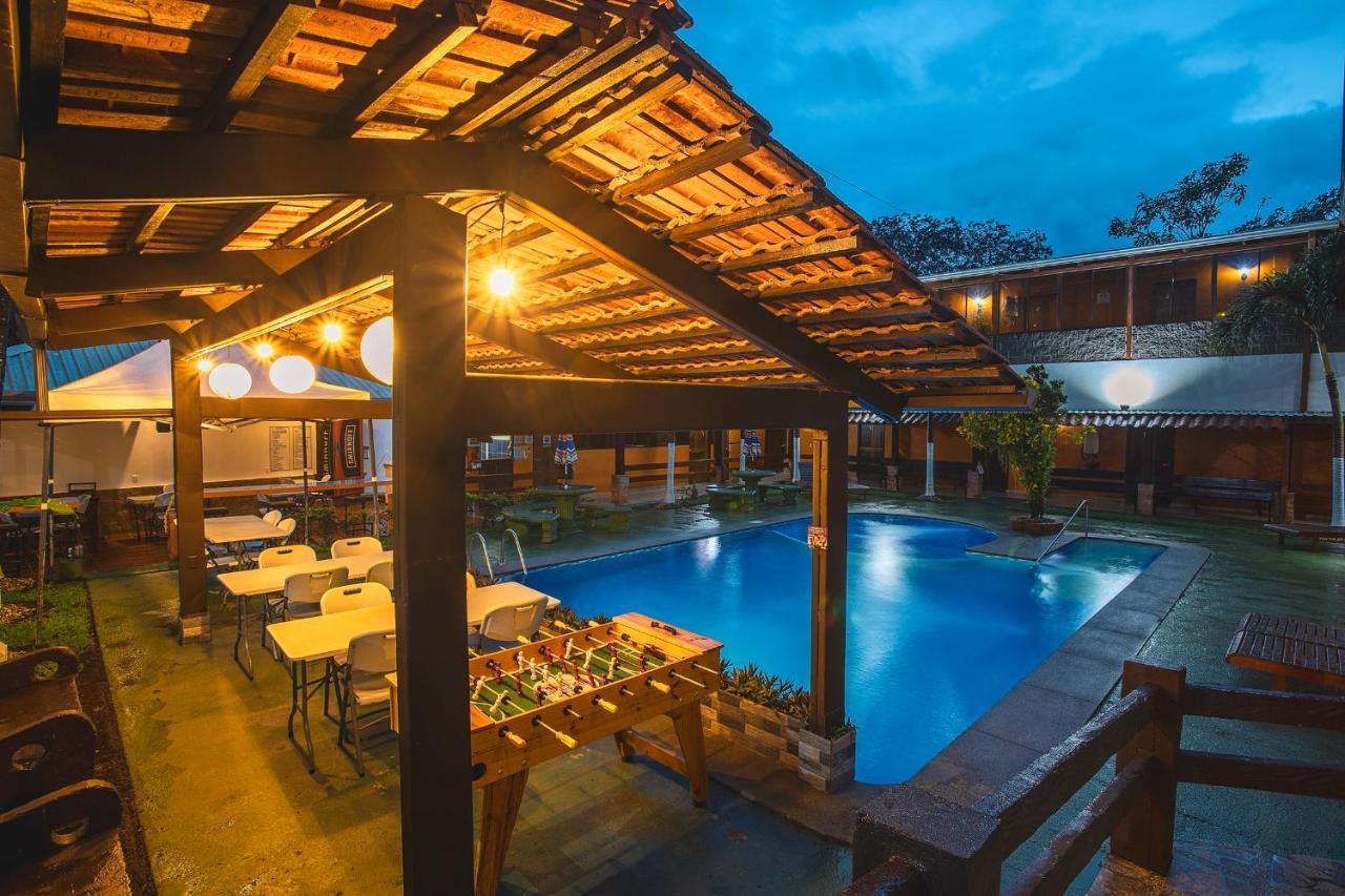 Hotel La Hacienda Quesada  Екстериор снимка