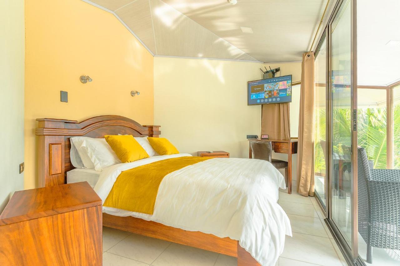 Hotel La Hacienda Quesada  Екстериор снимка