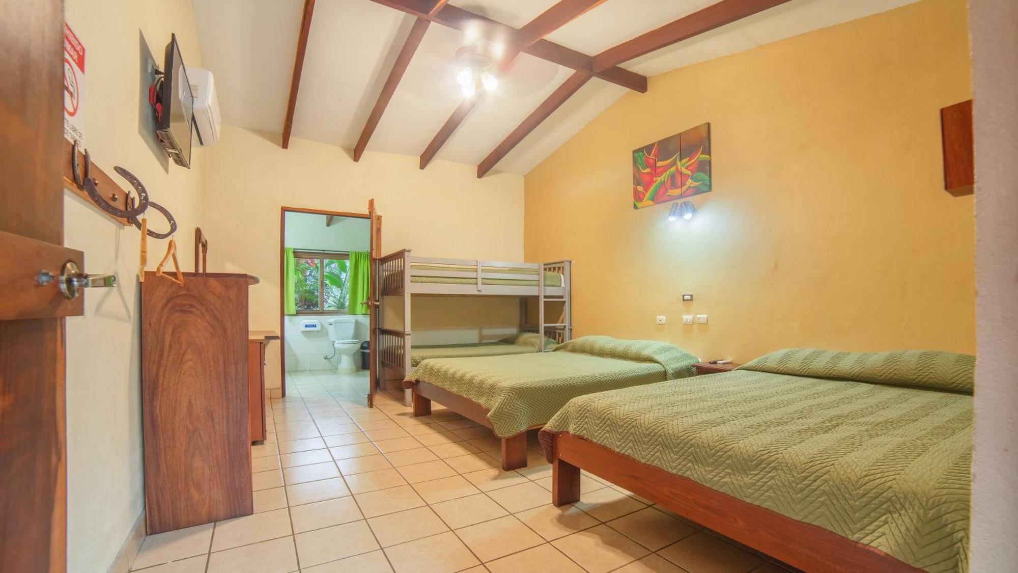 Hotel La Hacienda Quesada  Екстериор снимка