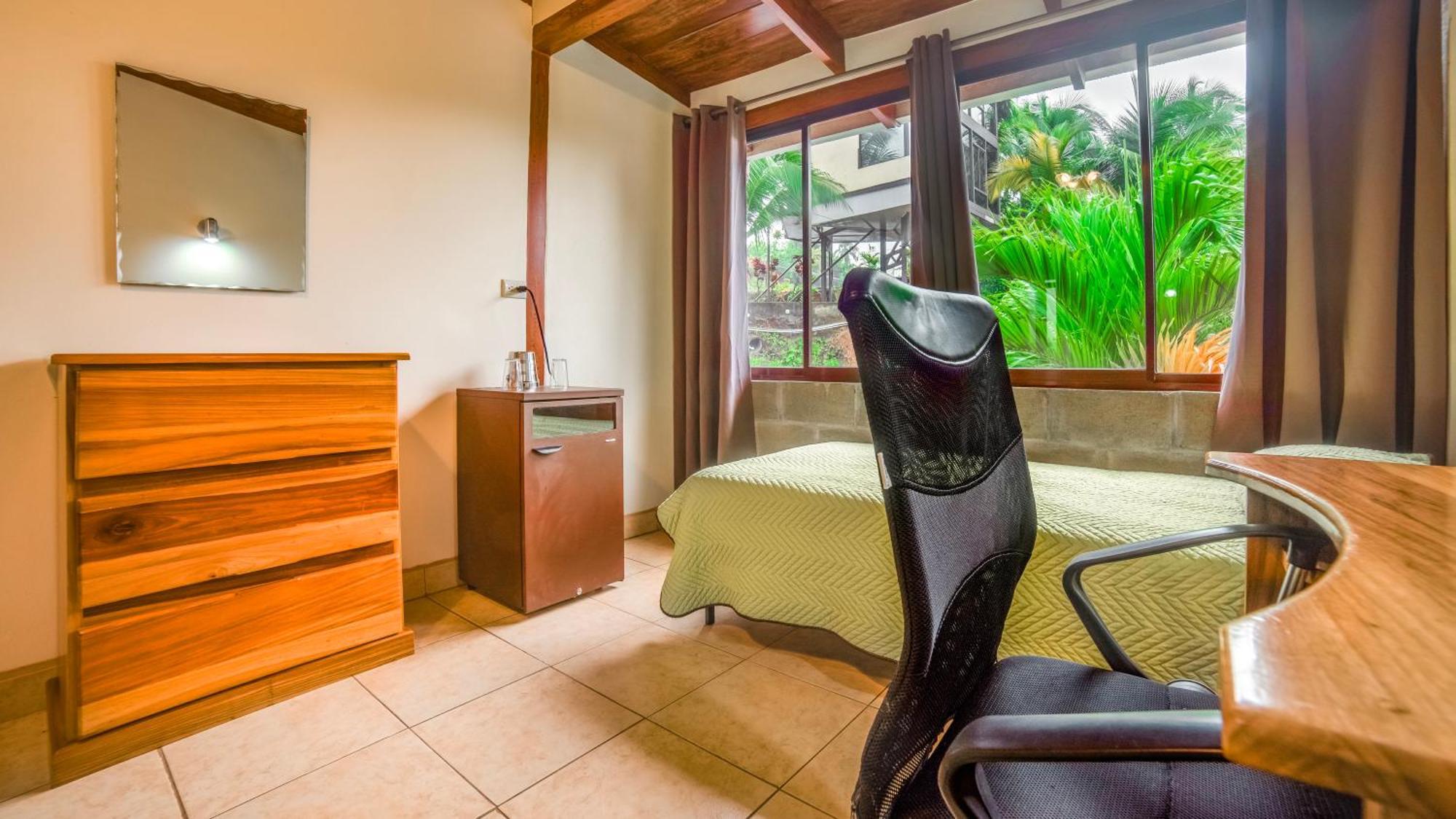 Hotel La Hacienda Quesada  Екстериор снимка